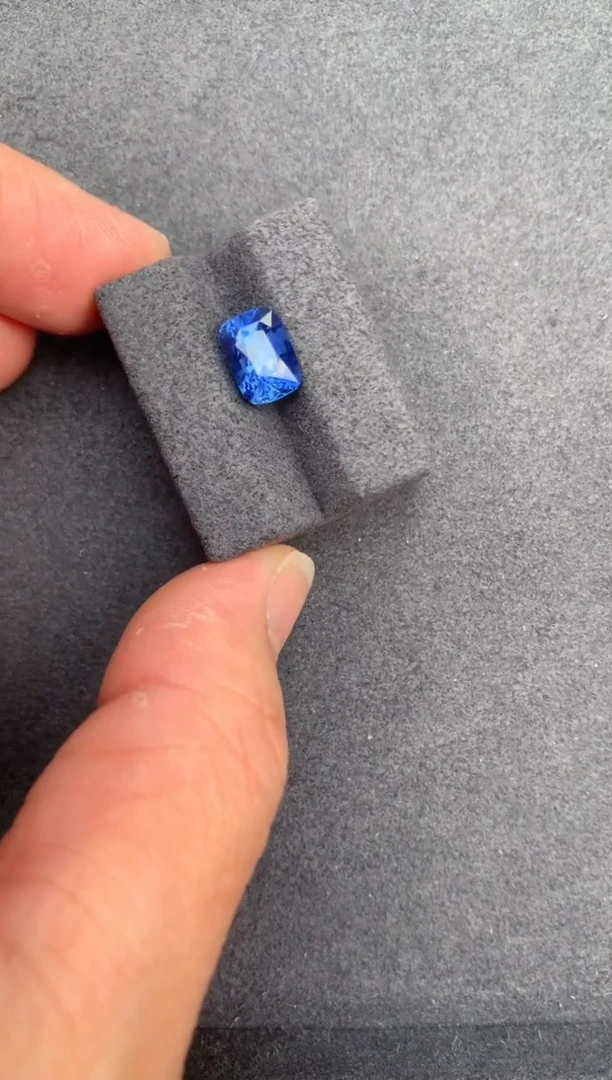 【闪购商品】蓝宝石裸石未镶嵌3ct无烧矢车菊