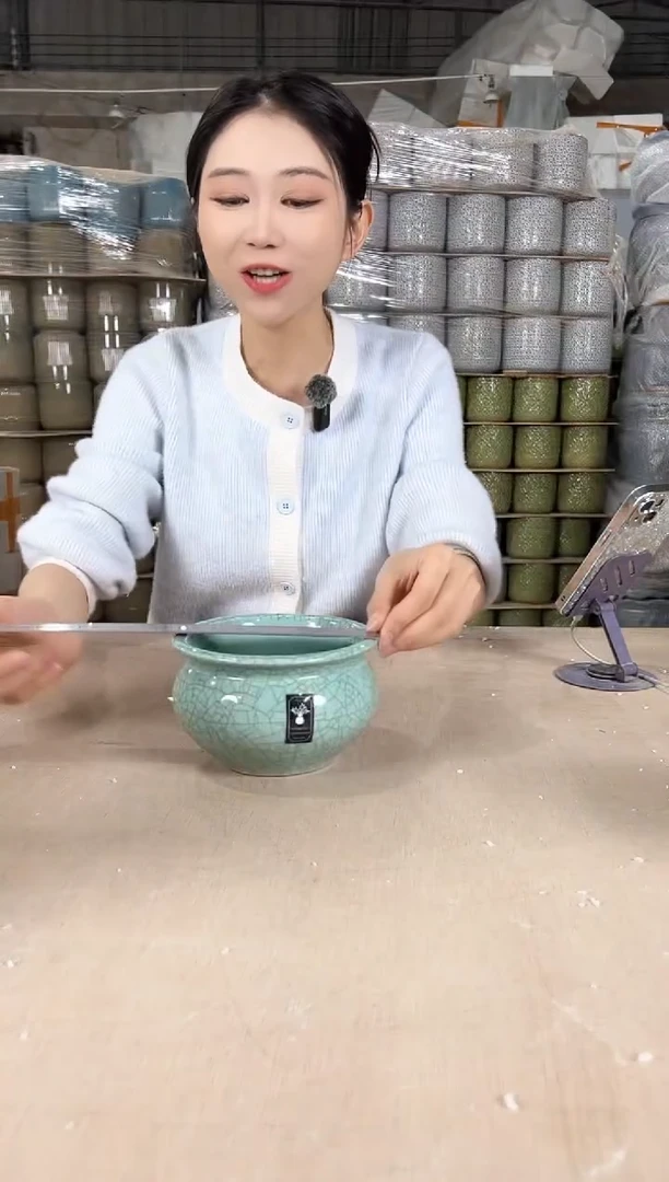 【闪购商品】陶瓷矮款裂纹浅绿15x9