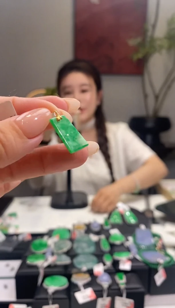 翡翠18K金镶嵌吊坠(不含链)无事牌
