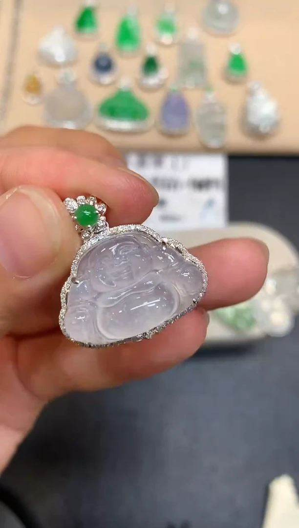 颈饰18K金镶嵌翡翠佛公【无服务费