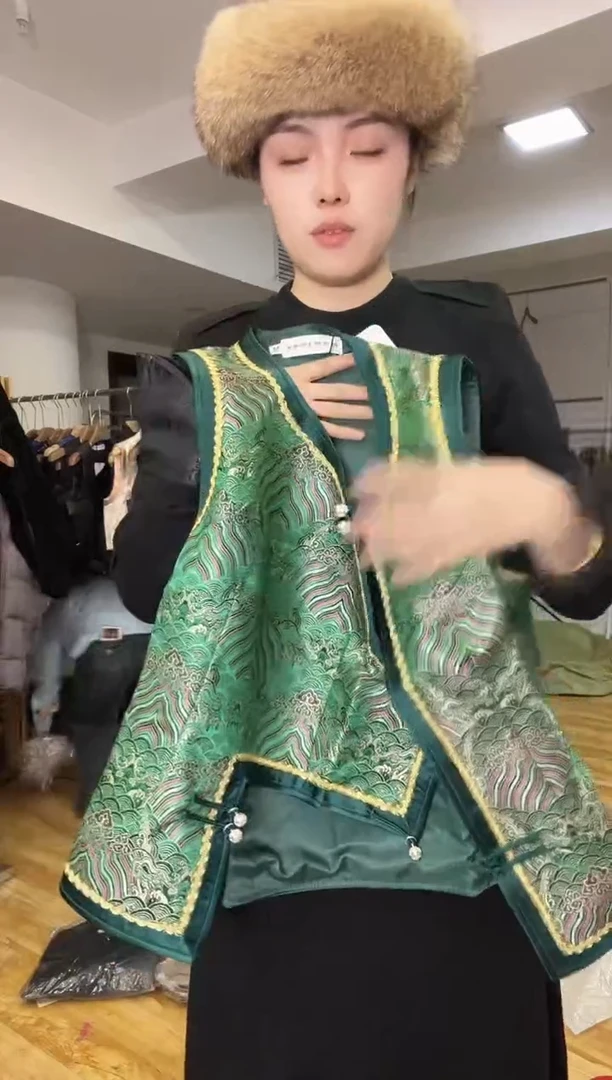 M码     110斤   马甲