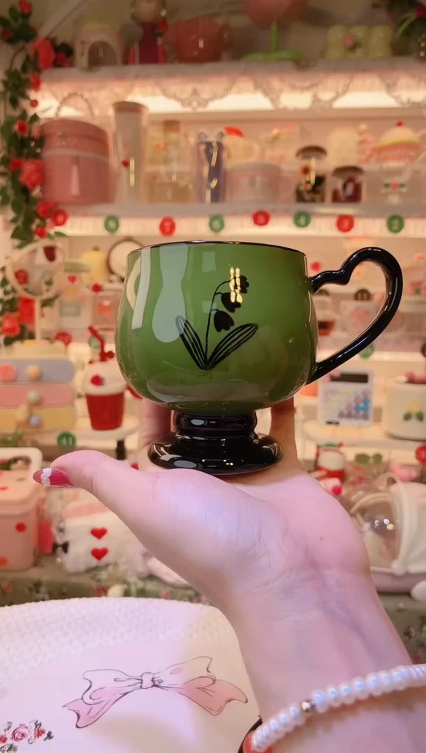 开播福利，仅剩一件！铃兰花复古高脚杯