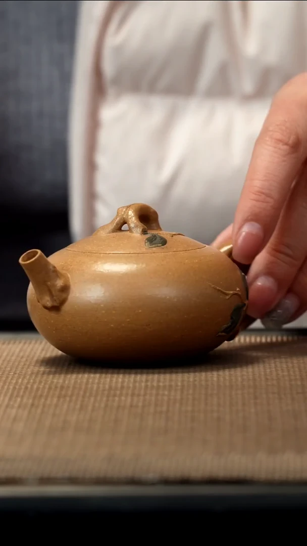 紫砂茶盏段泥贴叶120CC