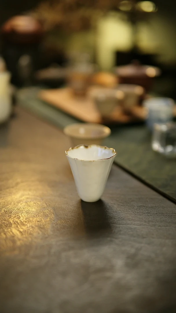 阿眠     耿道锦紫金葵口杯