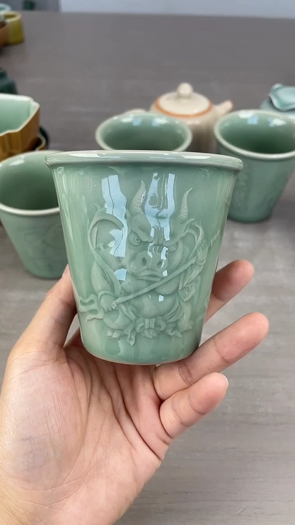 青瓷仓储福利清仓尖角