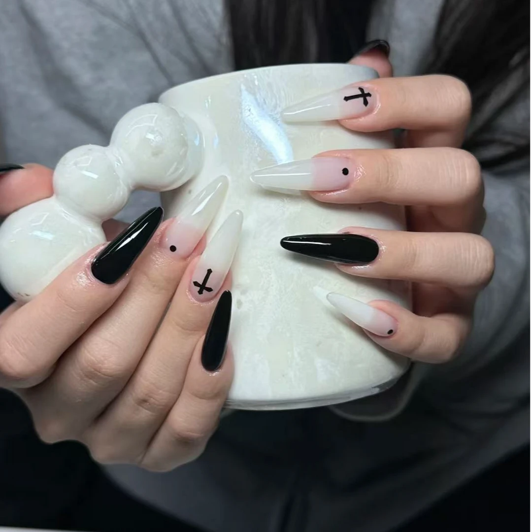 甜酷辣妹黑白撞色长款穿戴甲甲片渐变十字架手工美甲穿戴式指甲片