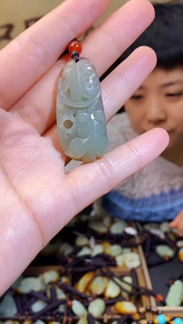 和田玉未镶嵌颈饰1