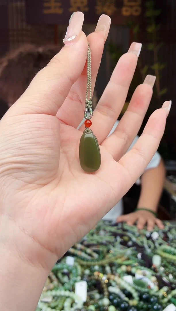 和田玉未镶嵌颈饰拍一发一