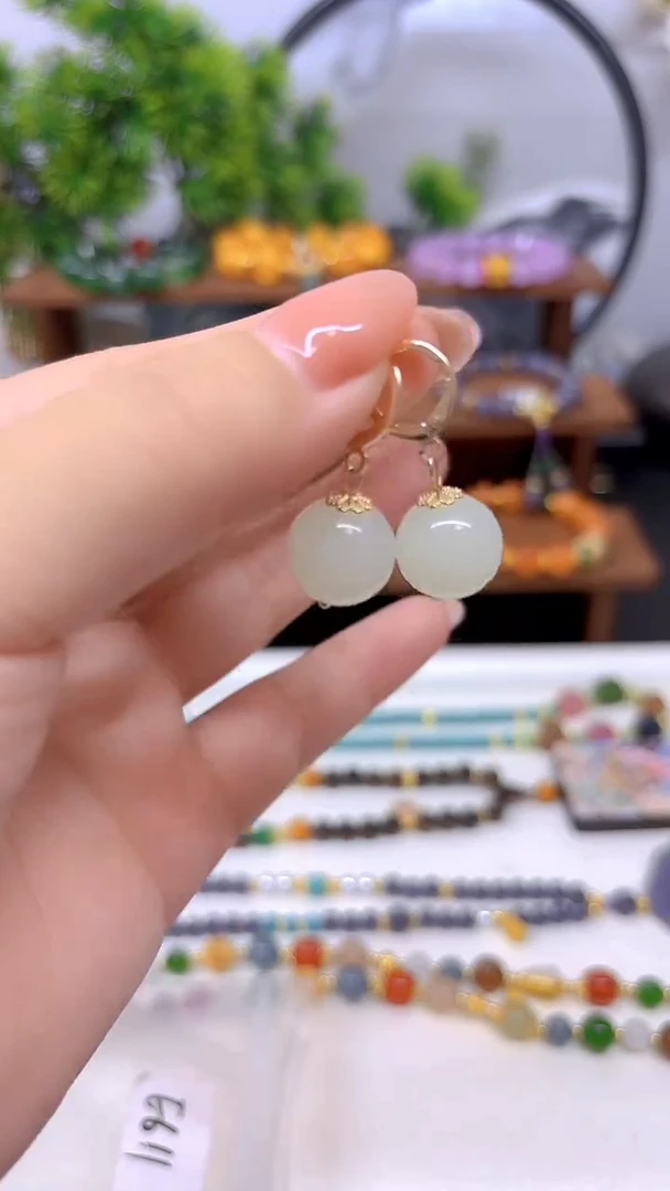 14K金镶嵌和田玉（白玉）耳饰E611