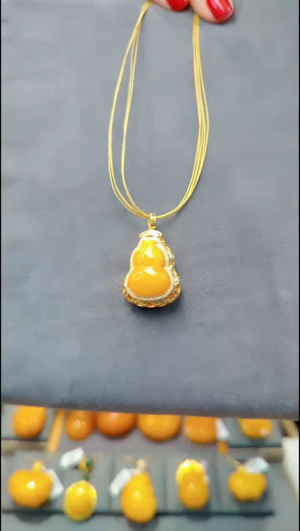 【闪购商品】蜜蜡颈饰银S925镀金镶嵌H167蜜蜡吊坠赠项圈