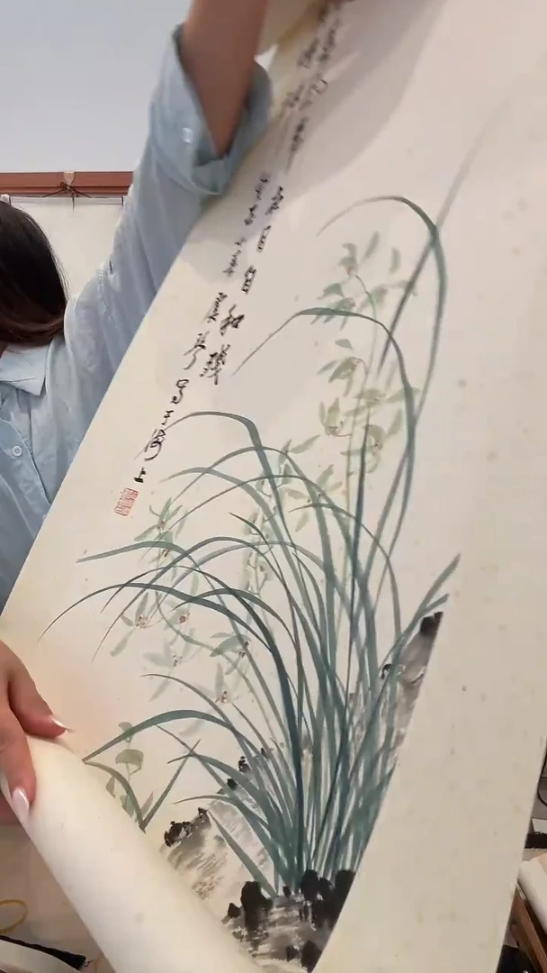 国画青**舞j姚老师 国画  兰花卷轴一件