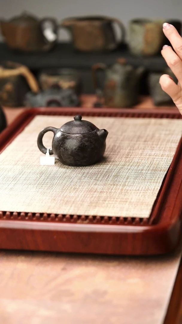 归玉堂冰碛岩重工雕刻透光西施壶150cc