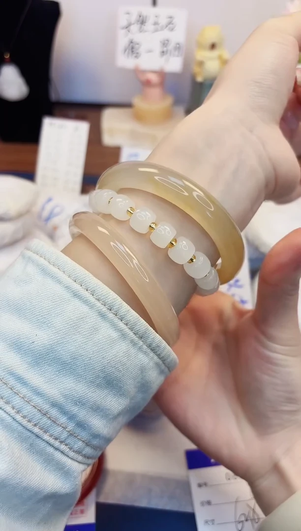 【闪购商品】石英质玉手镯未镶嵌88-财气镯-圈口62