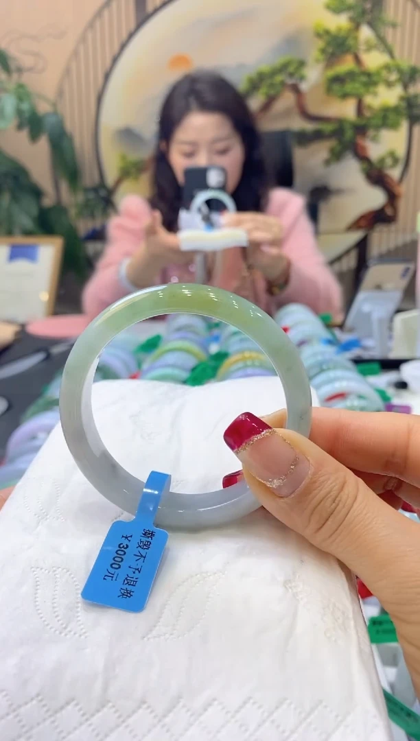 【闪购商品】翡翠手镯未镶嵌99905663