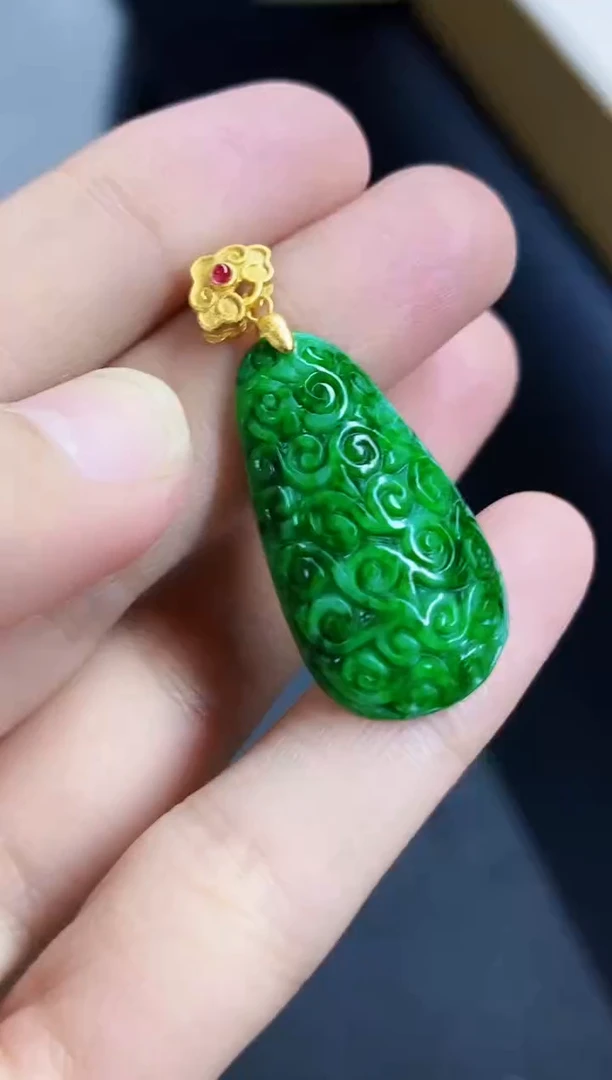 颈饰未镶嵌翡翠吊坠