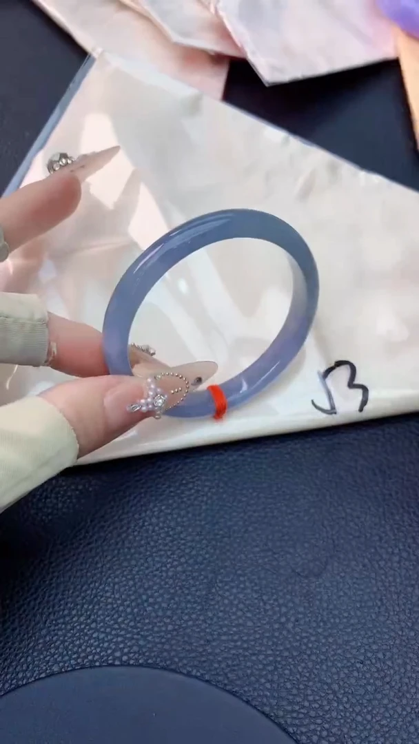 未镶嵌手镯翡翠是***七0047571480