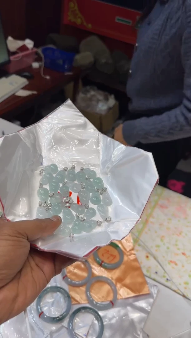 吊坠(不含链)未镶嵌翡翠葫芦吊坠随机发一