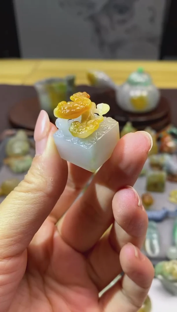 翡翠把件未镶嵌翡翠灵芝印章