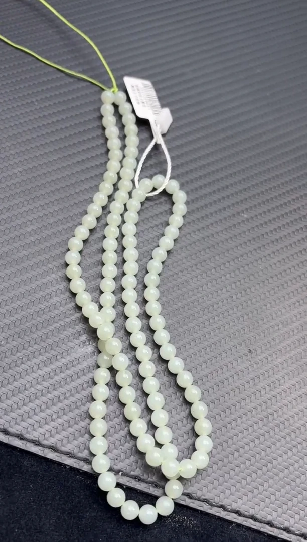 项链未镶嵌和田玉若羌微色差高青白卡6*108颗
