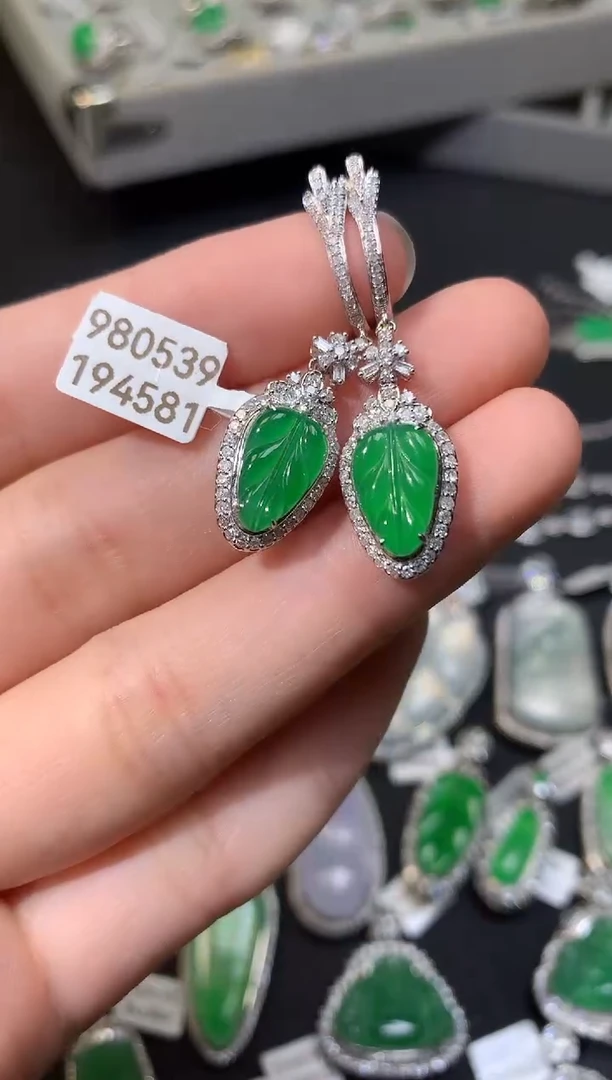 翡翠18K金镶嵌吊坠(不含链)吊坠