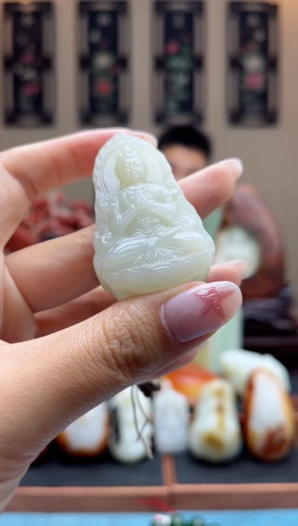 和田玉未镶嵌颈饰111qml