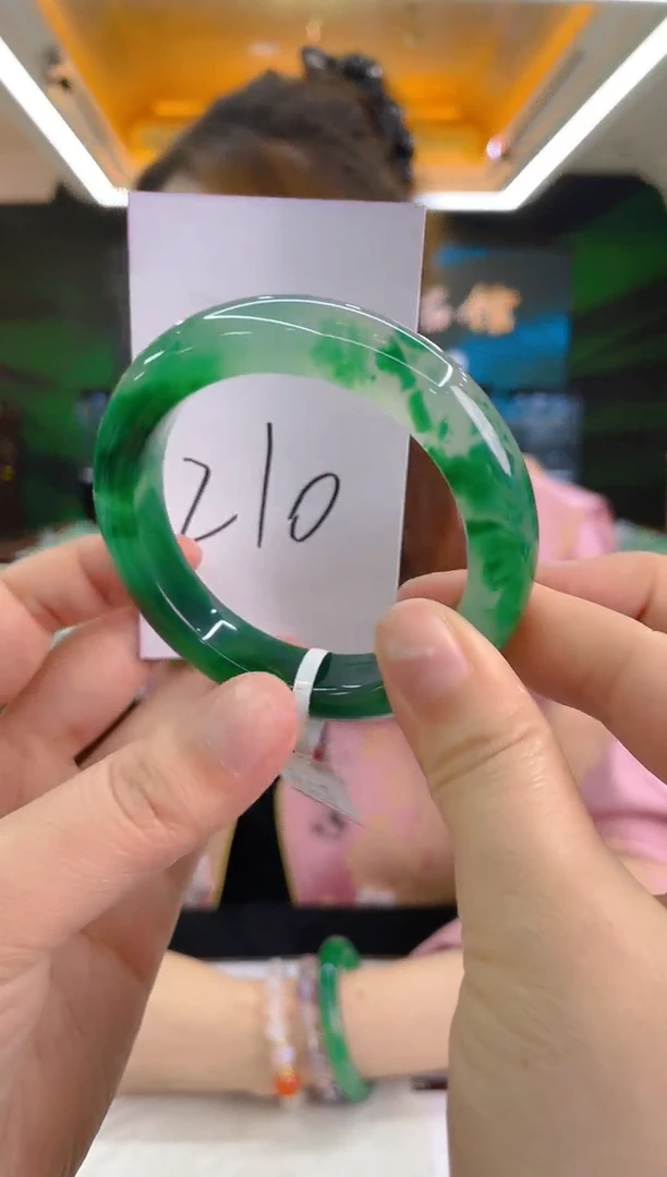 石英质玉手镯未镶嵌天然冰飘花