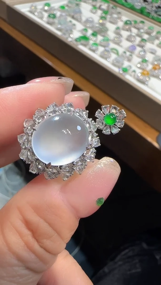 【闪购商品】翡翠颈饰18K金镶嵌蛋面两用款