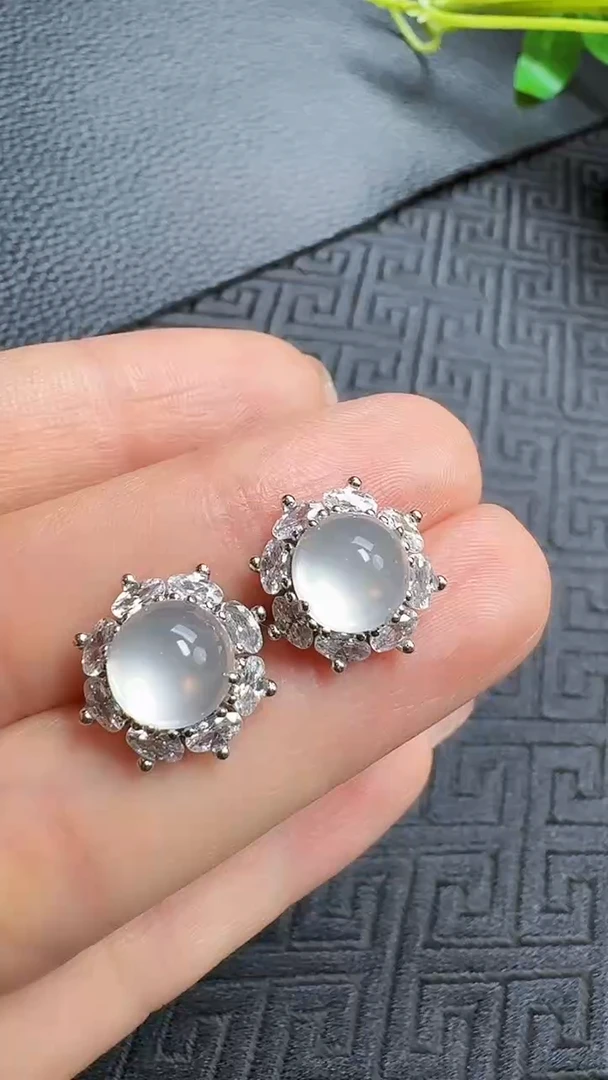 【闪购商品】石英质玉耳钉银S925镶嵌耳饰