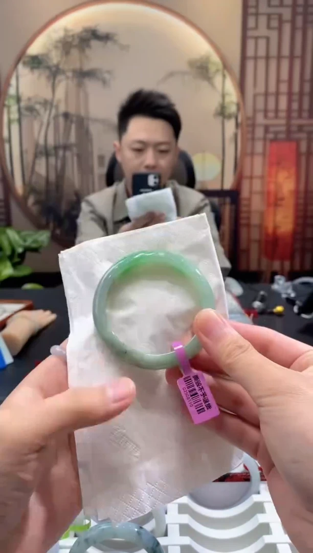 未镶嵌手镯翡翠000051890