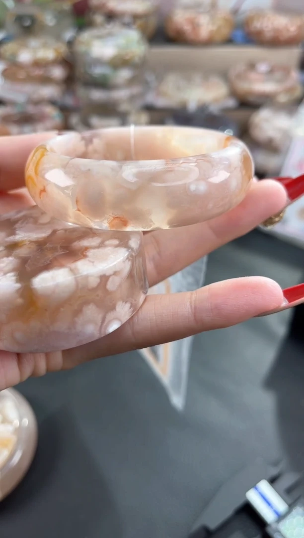 未镶嵌手镯石英质玉54