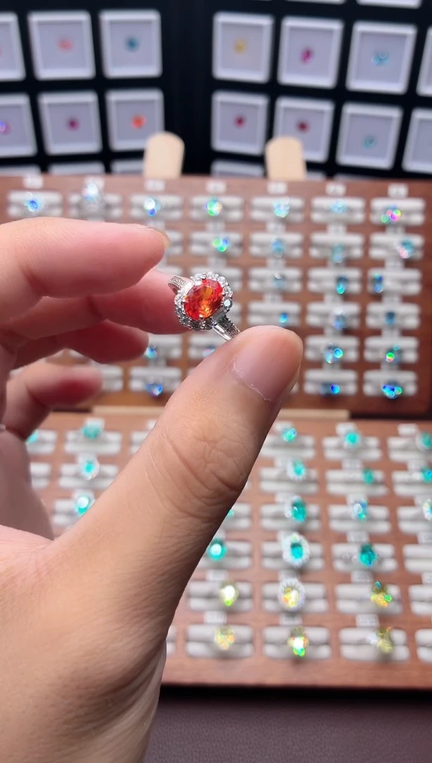 银S925镶嵌戒指石榴石（芬达石）111