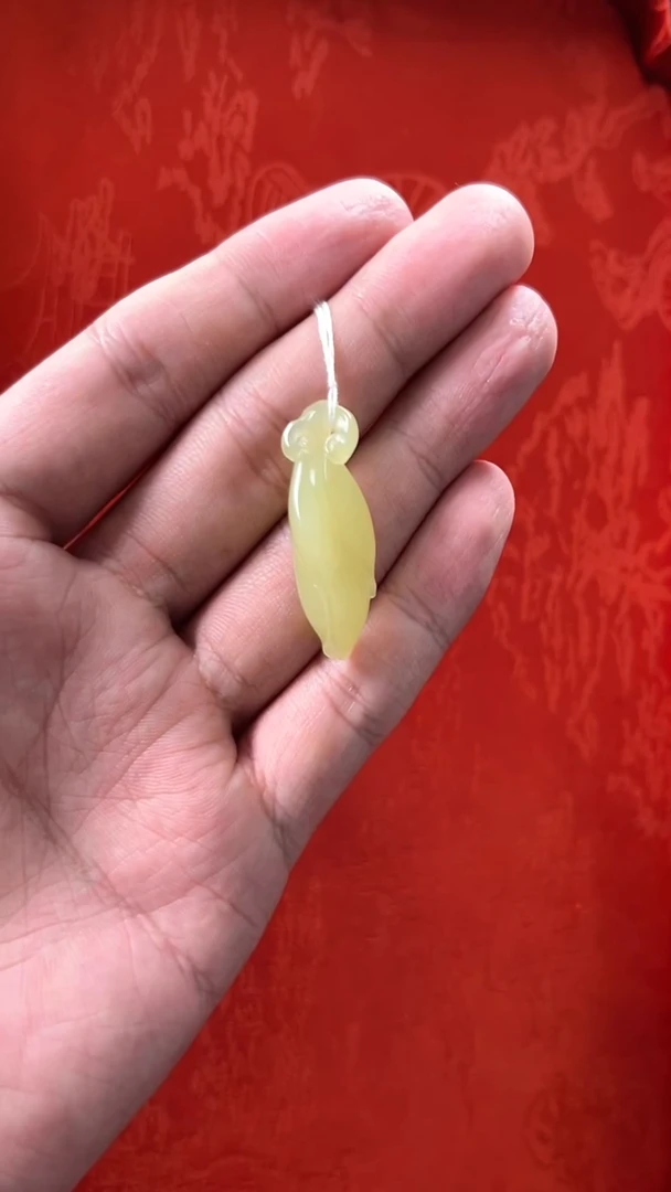 未镶嵌和田玉挂件新疆若羌黄口玉兰花吊坠