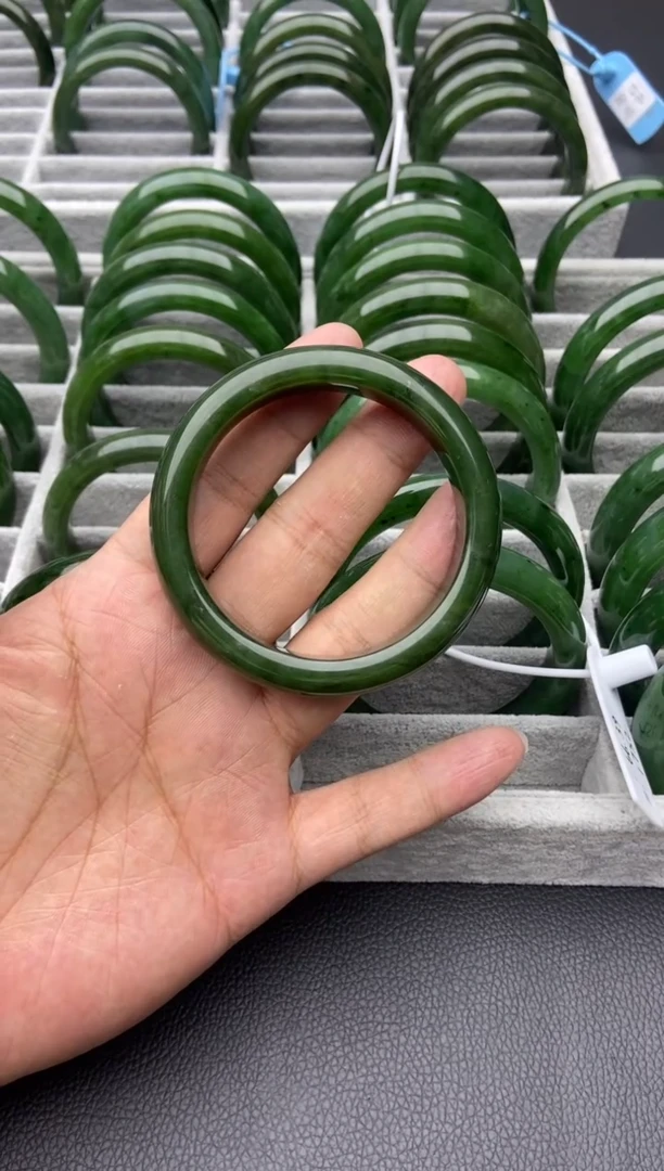 未镶嵌手镯和田玉（碧玉）95-58.2