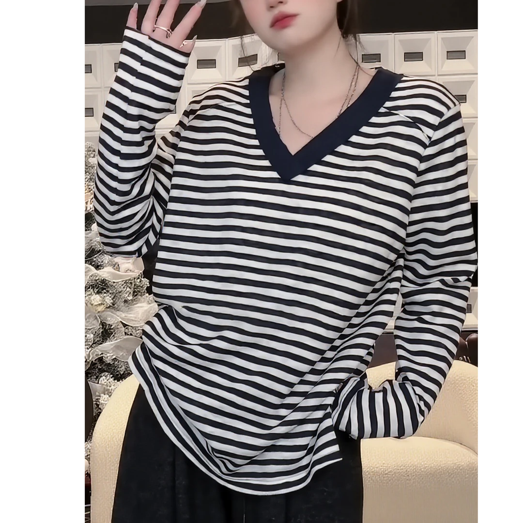 欧货潮流通勤女装秋冬新款设计感气质显瘦条纹拼色T恤上衣打底衫