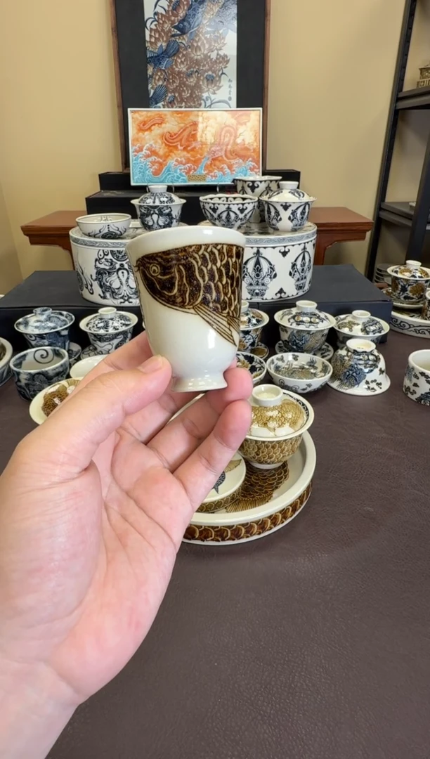 二号釉金龙鱼闻香杯