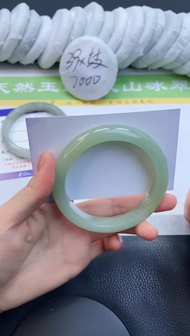 【闪购商品】石英质玉手镯未镶嵌A54-62+