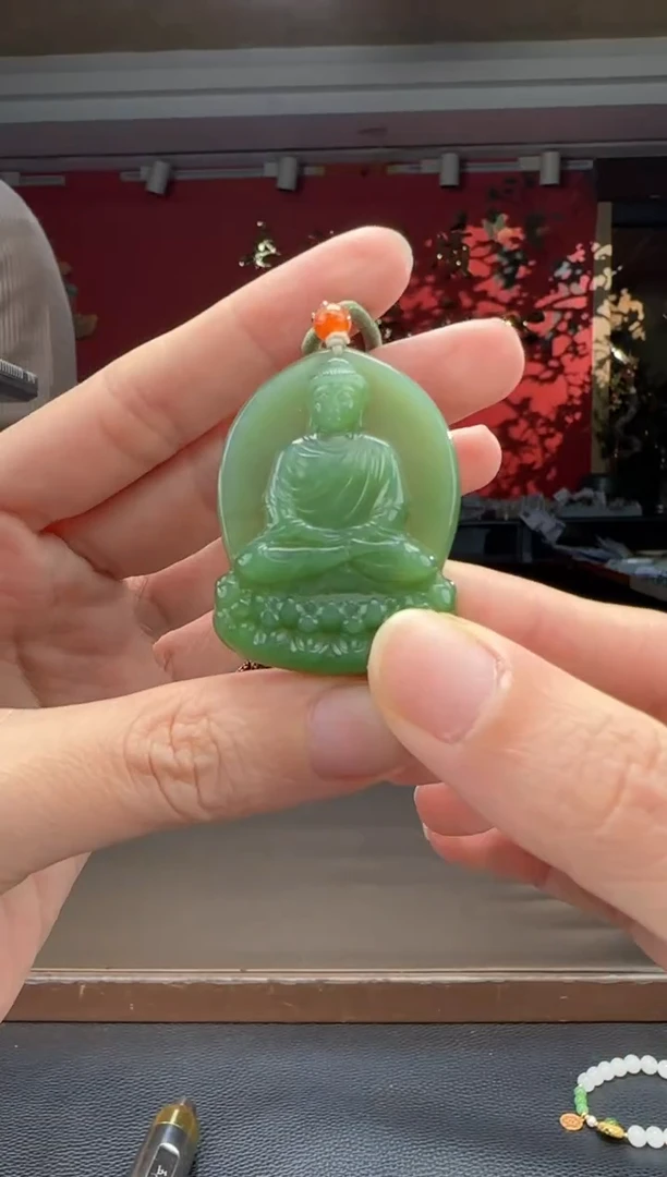 颈饰未镶嵌和田玉碧玉大日如来