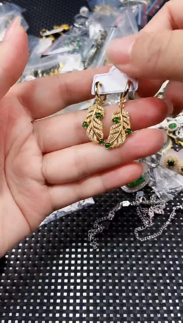 翡翠未镶嵌耳饰1111111111