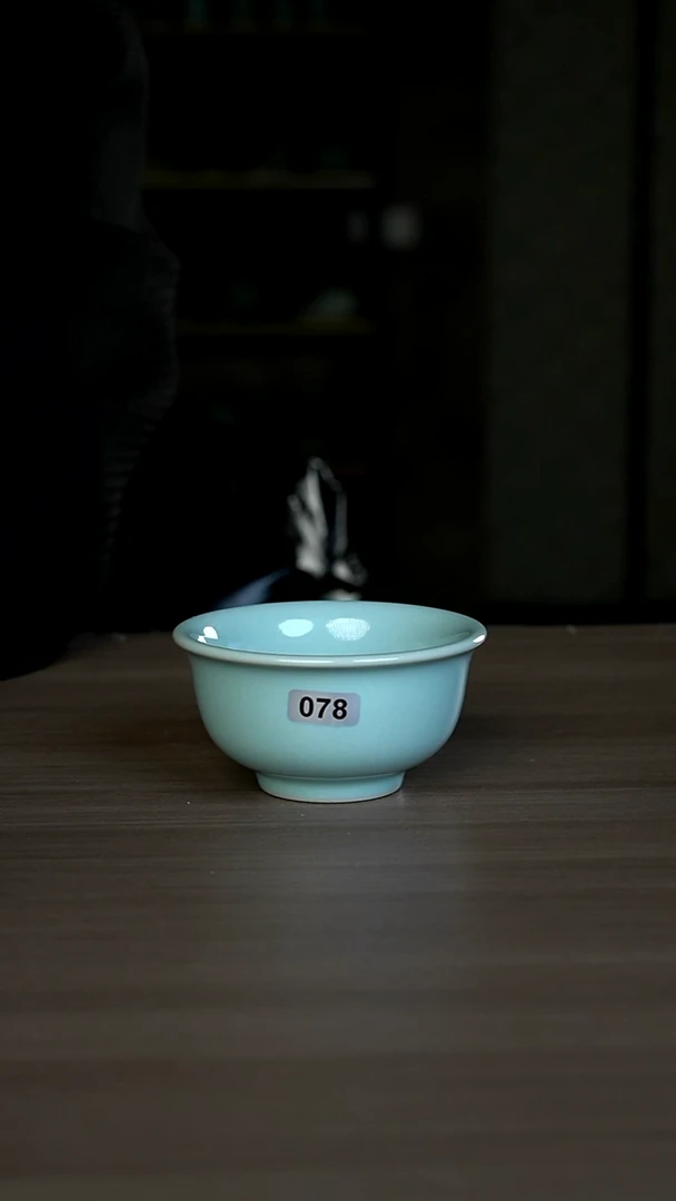 【闪购商品】杯078号天青压手杯一级开片