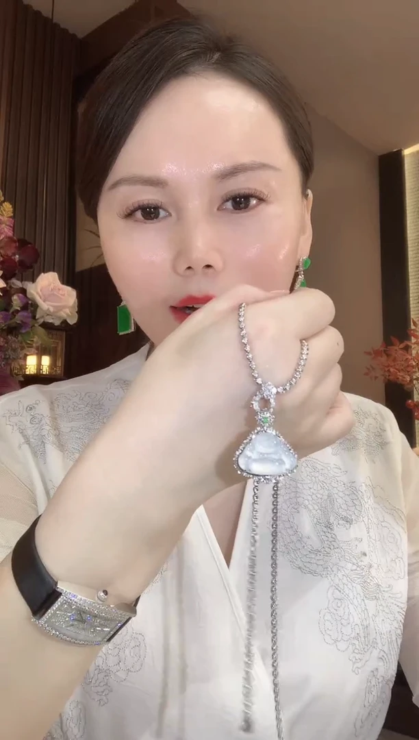 吊坠(不含链)18K金镶嵌翡翠A23 多样性发货一件