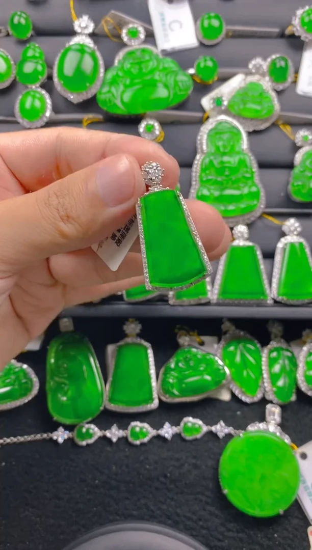 【闪购商品】翡翠颈饰银S925镶嵌11111111