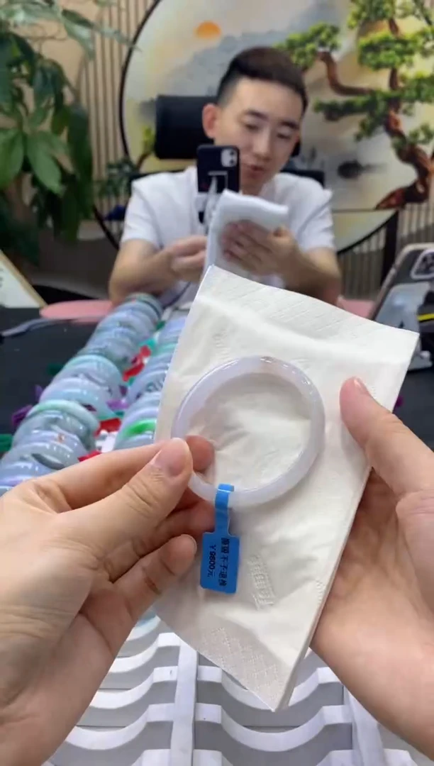 未镶嵌手镯翡翠47823