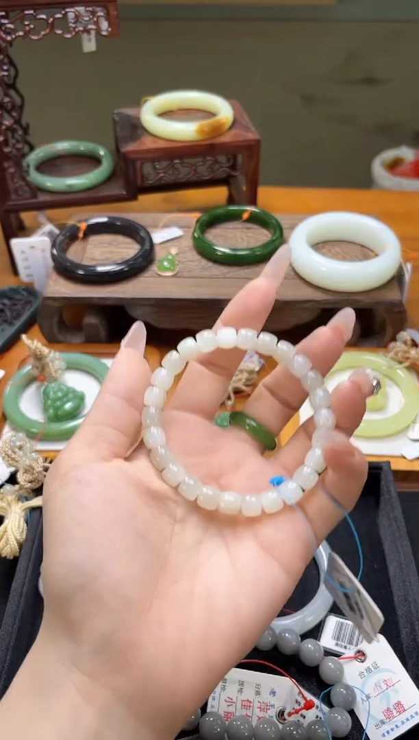 未镶嵌手串和田玉卡8新疆于田 极限弧 有瑕疵