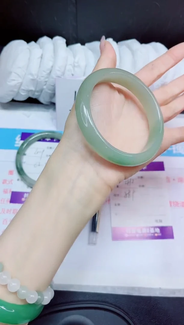 石英质玉手镯未镶嵌410