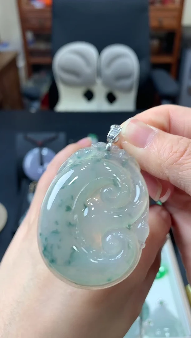 【闪购商品】翡翠吊坠(不含链)18K金镶嵌挂件