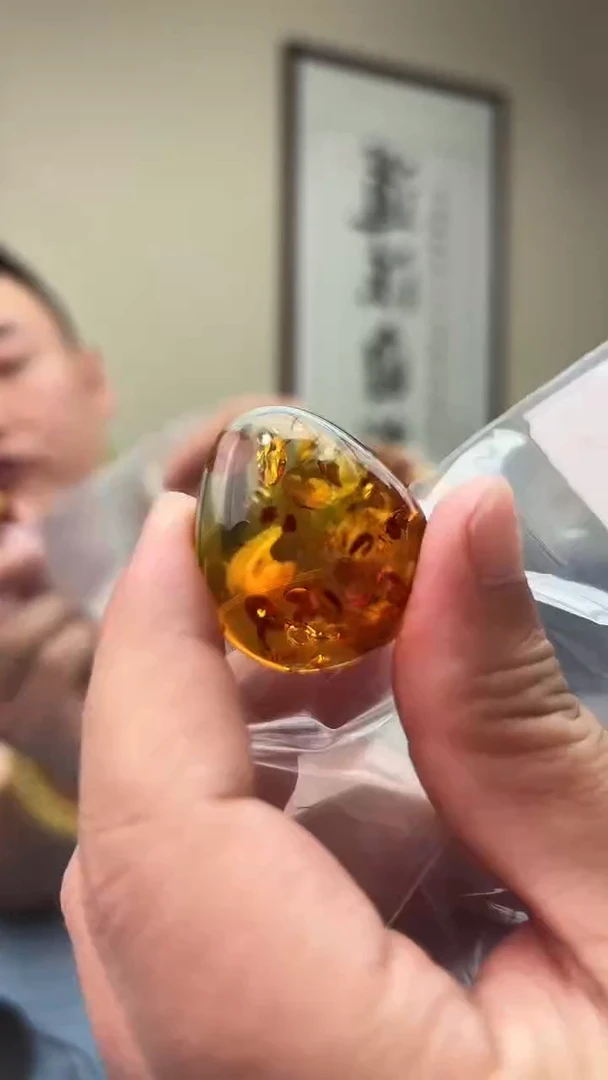 蜜蜡未镶嵌珠宝奇石H5，假一罚十多样性发其一H 赠绳