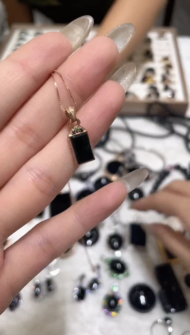 吊坠(不含链)18K金镶嵌翡翠 GJ   031