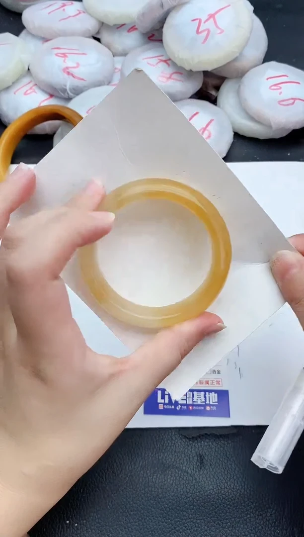 石英质玉手镯未镶嵌426+55/56