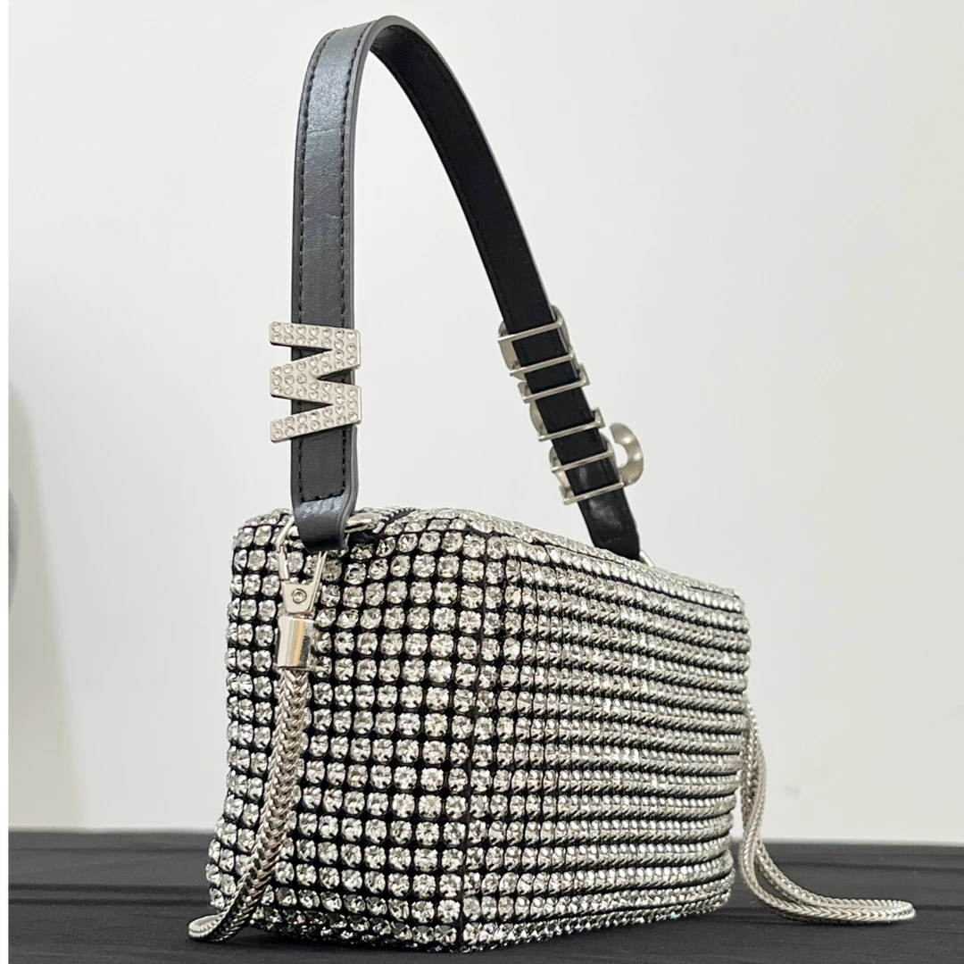 厂清一批 D王家经典晚宴水钻包手拿包外套 321