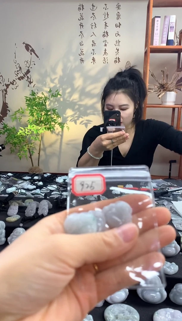 【闪购商品】翡翠颈饰未镶嵌佛公924 多样性发一件